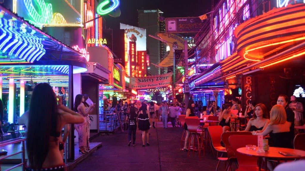 Kehidupan Malam dan Hiburan di Pusat Kota Thailand