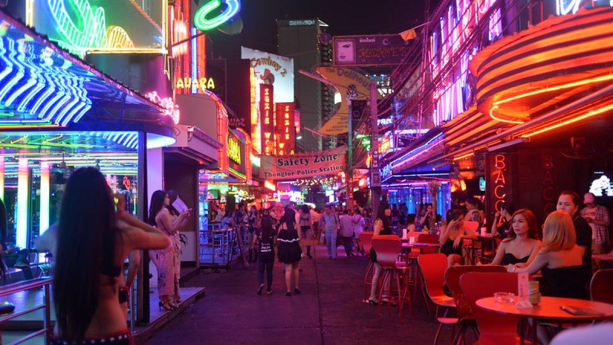 Kehidupan Malam dan Hiburan di Pusat Kota Thailand