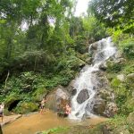 Trek Rahasia di Pegunungan Chiang Rai: Menemukan Air Terjun Tersembunyi dan Desa Etnis