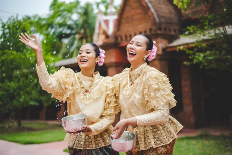 Thailand di Balik Senyum: Apa yang Tak Pernah Diceritakan Panduan Wisata?