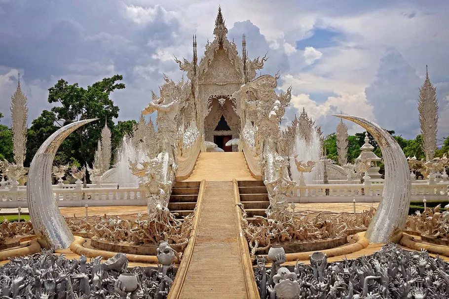 Misteri White Temple Chiang Rai: Keindahan Arsitektur Spiritual Thailand